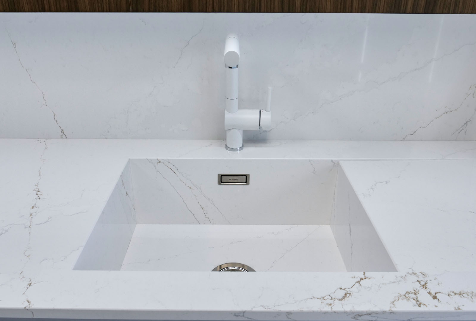 Kuchyňa_Biela_Matt_Orech_Silestone_Ethereal_Glow (5)